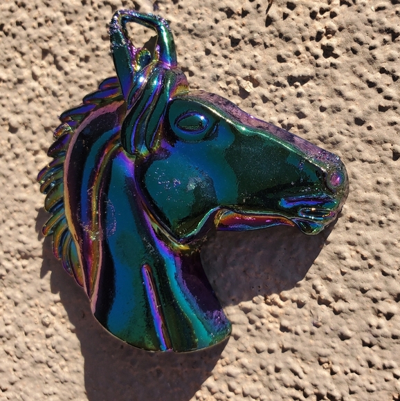 New Carved Multicolor Silver Horse's Head Pendant. - Picture 9 of 12